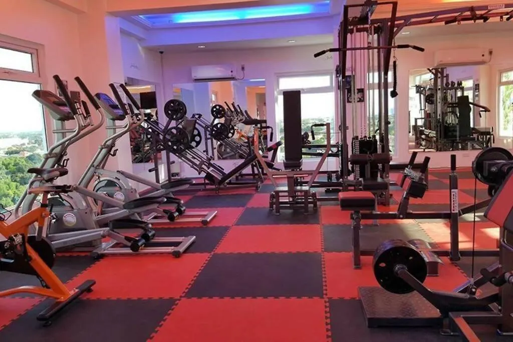 2 Large Br At Kandi, 300Mbps Internet,110Sqm Condo 安吉利斯 菲律宾