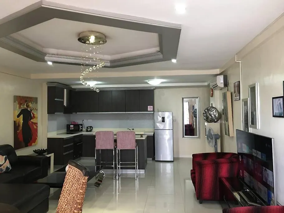 2 Large Br At Kandi, 300Mbps Internet,110Sqm Condo 安吉利斯 公寓