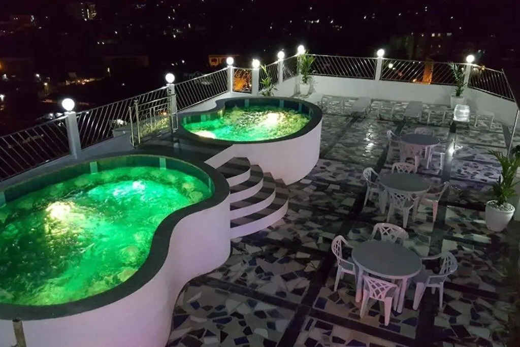 2 Large Br At Kandi, 300Mbps Internet,110Sqm Condo 安吉利斯 公寓