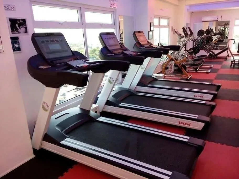 公寓 2 Large Br At Kandi, 300Mbps Internet,110Sqm Condo 安吉利斯