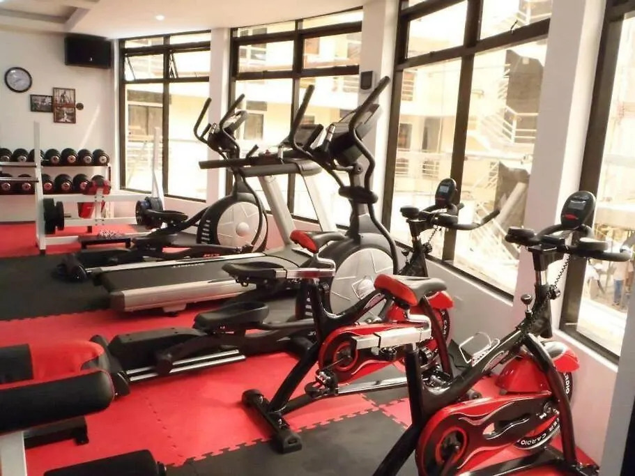 2 Large Br At Kandi, 300Mbps Internet,110Sqm Condo 安吉利斯 公寓