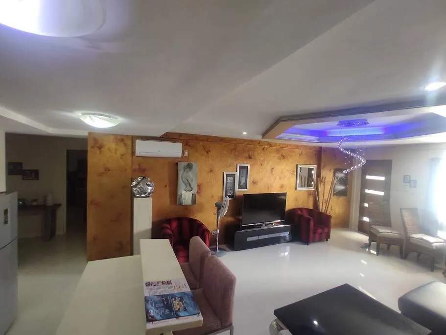 2 Large Br At Kandi, 300Mbps Internet,110Sqm Condo 安吉利斯 0*,  菲律宾