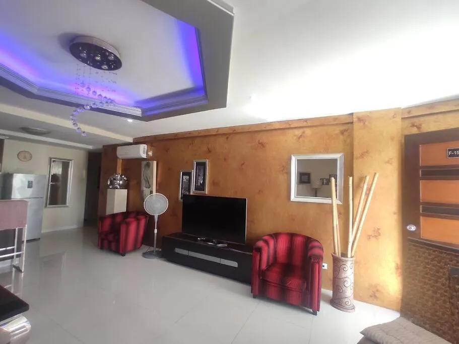 2 Large Br At Kandi, 300Mbps Internet,110Sqm Condo 安吉利斯 公寓